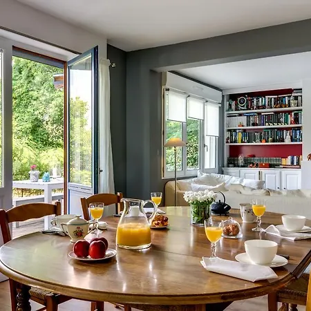 Les Eaux Qui Rient 3*