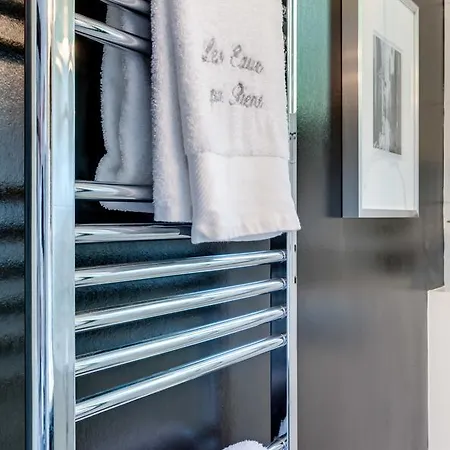 Les Eaux Qui Rient 3* سانغوينت