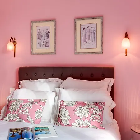 Les Eaux Qui Rient לינה וארוחת בוקר סנגווינה