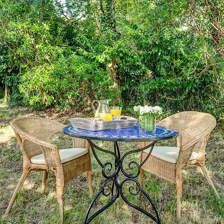 Les Eaux Qui Rient فندق مبيت وإفطار 3*