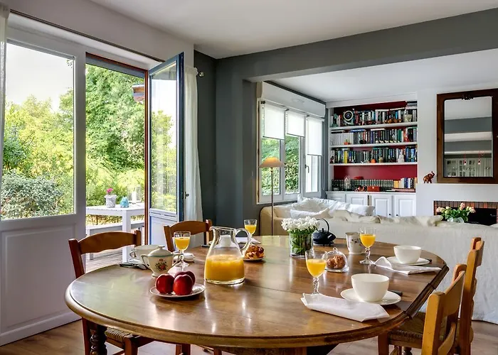 Les Eaux Qui Rient 3*