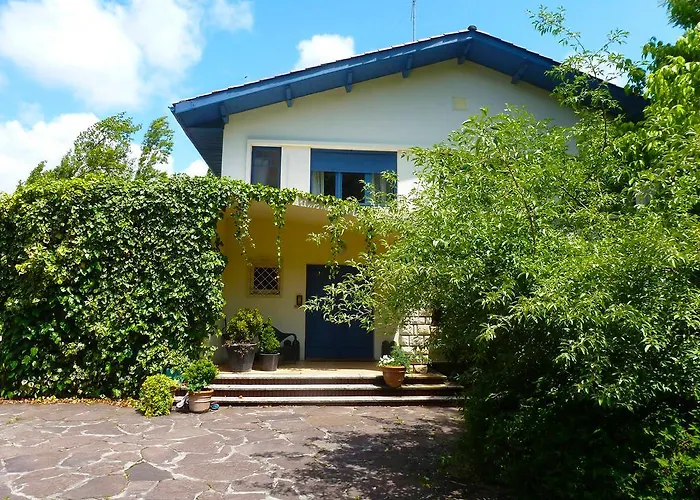 Les Eaux Qui Rient לינה וארוחת בוקר