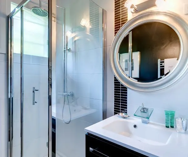 Les Eaux Qui Rient B&B 상기네