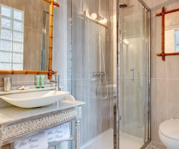 Les Eaux Qui Rient לינה וארוחת בוקר סנגווינה